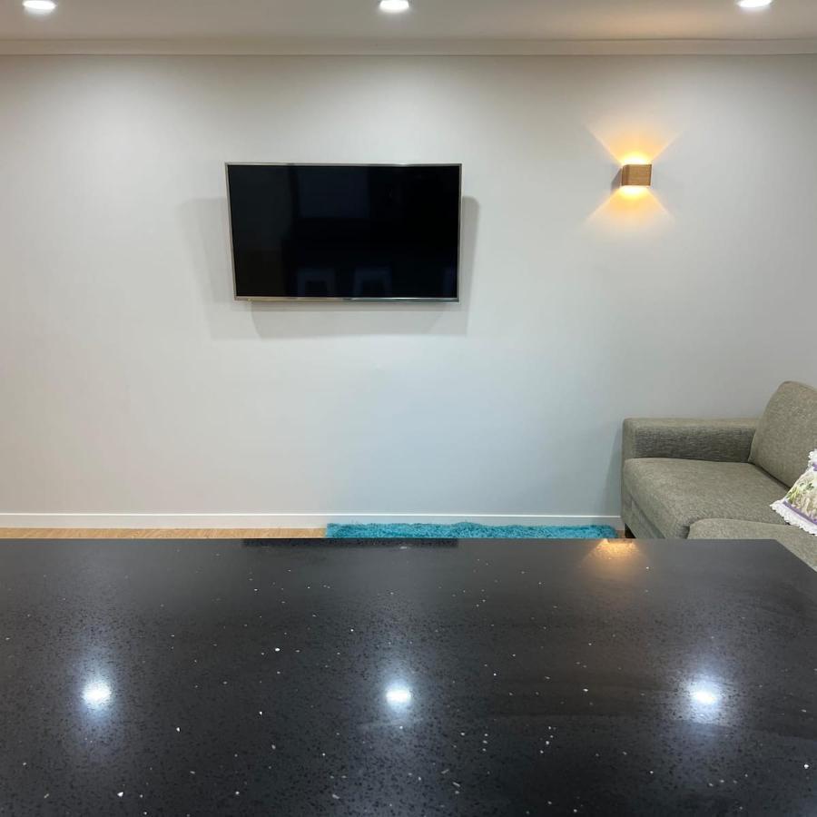 Beautiful 2 Bedroom Home Auckland Exteriör bild